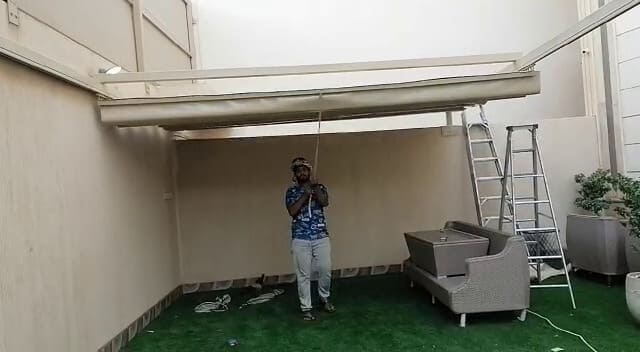 مظلات متحركة تعمل يدويًا جدة